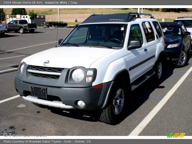 Avalanche White / Gray 2004 Nissan Xterra XE 4x4