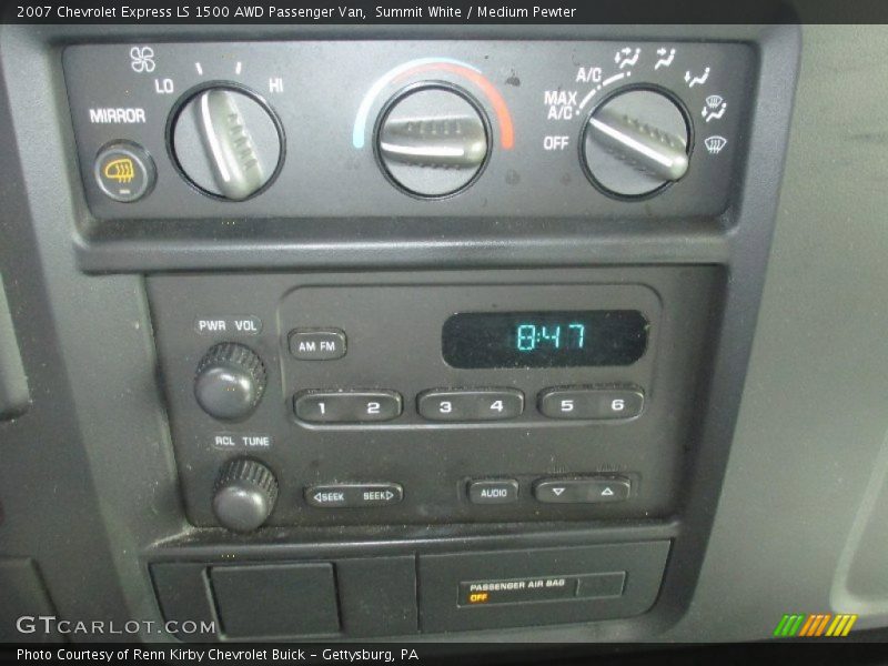 Controls of 2007 Express LS 1500 AWD Passenger Van