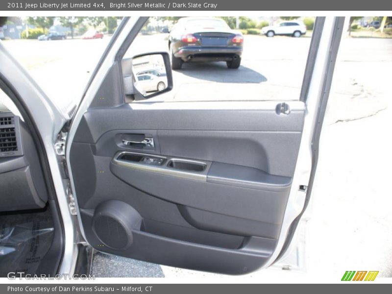 Bright Silver Metallic / Dark Slate Gray 2011 Jeep Liberty Jet Limited 4x4