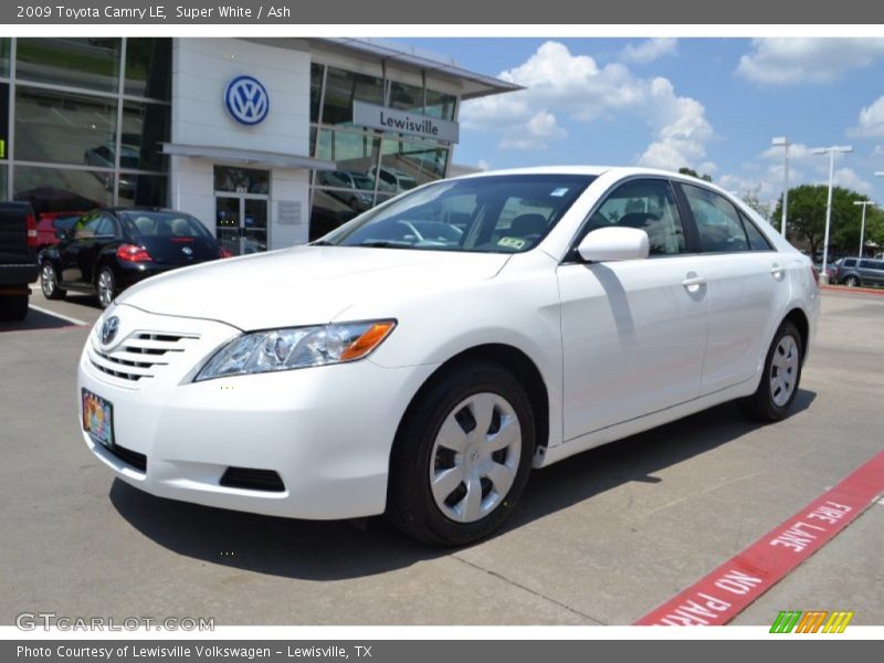 Super White / Ash 2009 Toyota Camry LE