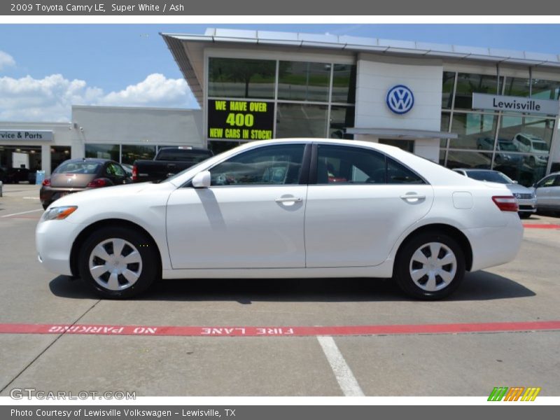 Super White / Ash 2009 Toyota Camry LE