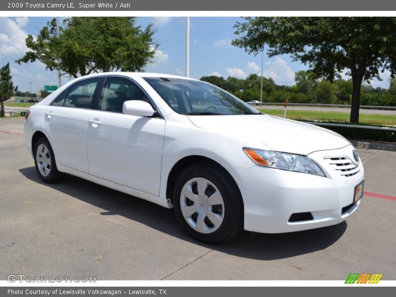 Super White / Ash 2009 Toyota Camry LE
