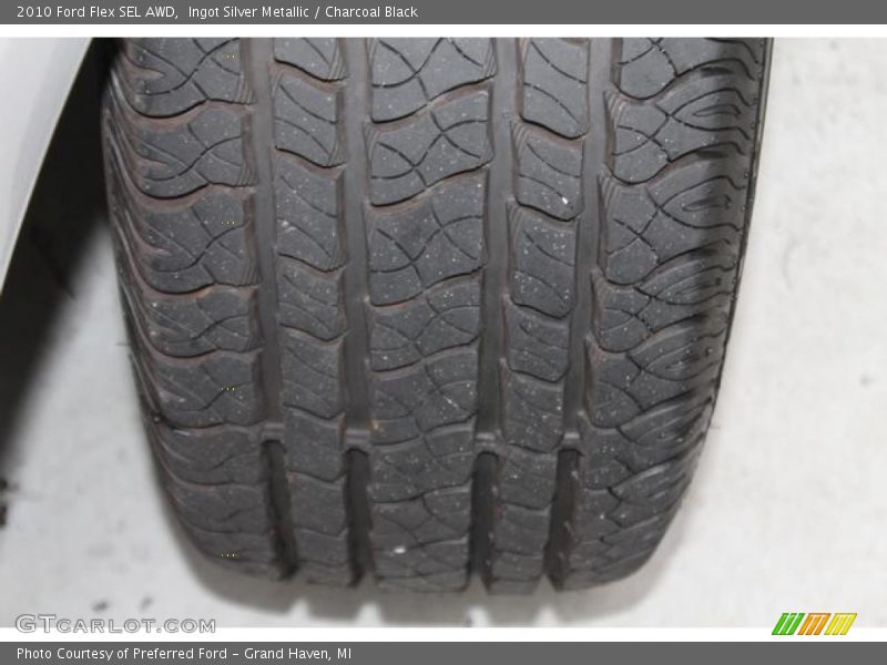 Ingot Silver Metallic / Charcoal Black 2010 Ford Flex SEL AWD