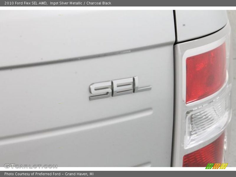 Ingot Silver Metallic / Charcoal Black 2010 Ford Flex SEL AWD