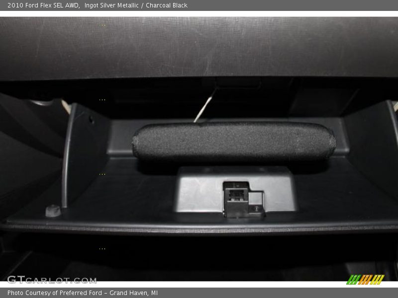 Ingot Silver Metallic / Charcoal Black 2010 Ford Flex SEL AWD