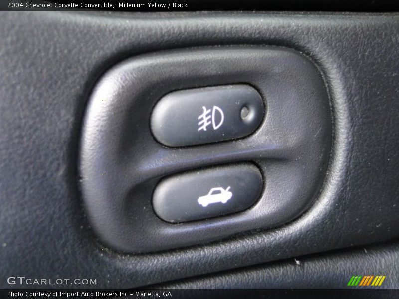 Millenium Yellow / Black 2004 Chevrolet Corvette Convertible