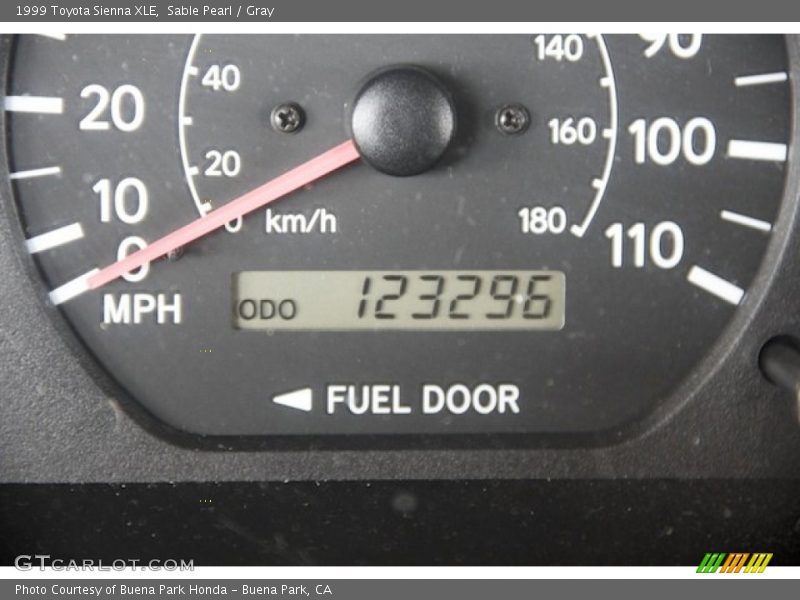 Sable Pearl / Gray 1999 Toyota Sienna XLE