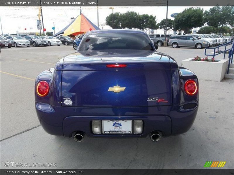Ultra Violet Blue Metallic / Ebony 2004 Chevrolet SSR