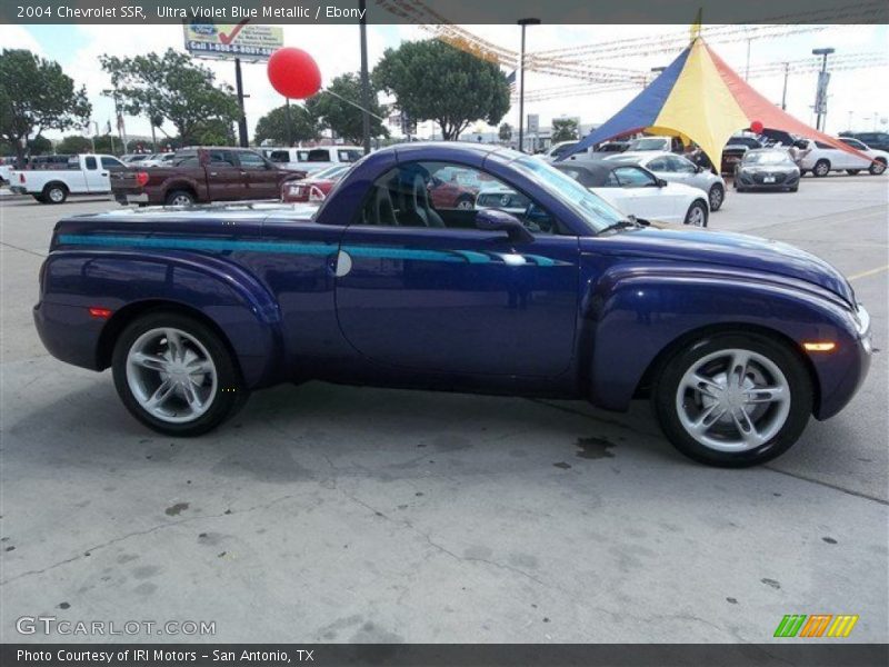 Ultra Violet Blue Metallic / Ebony 2004 Chevrolet SSR
