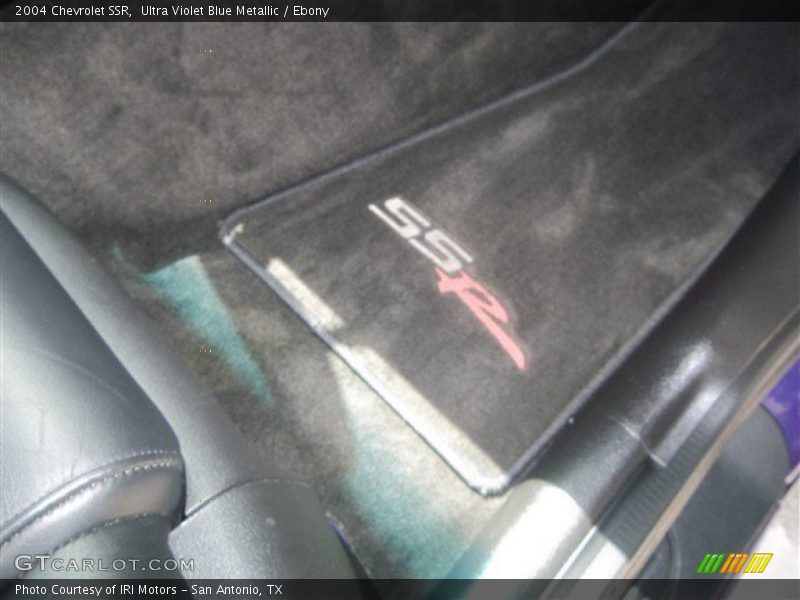 Ultra Violet Blue Metallic / Ebony 2004 Chevrolet SSR
