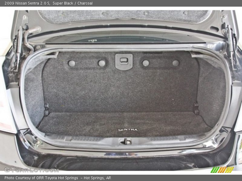 Super Black / Charcoal 2009 Nissan Sentra 2.0 S