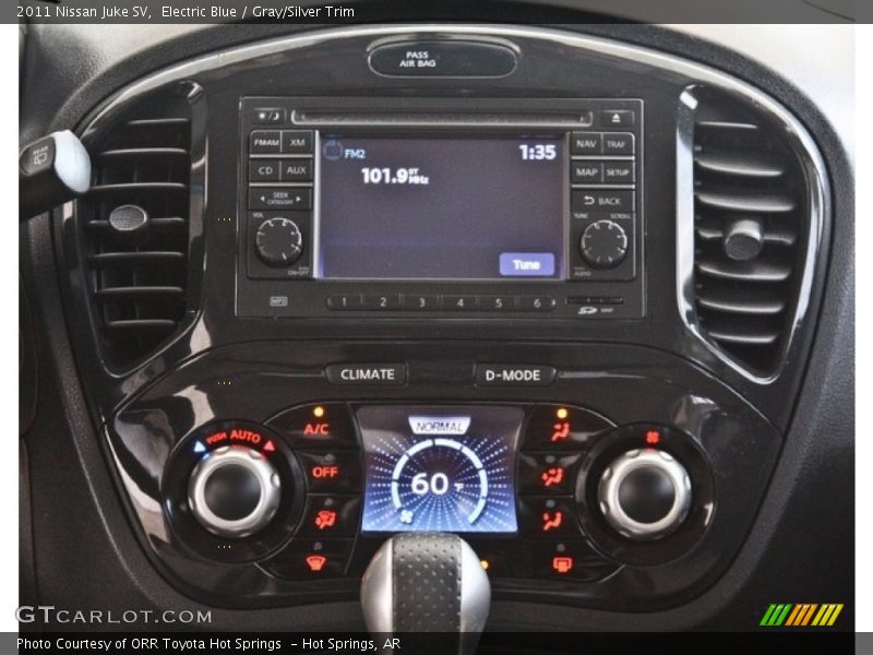 Controls of 2011 Juke SV