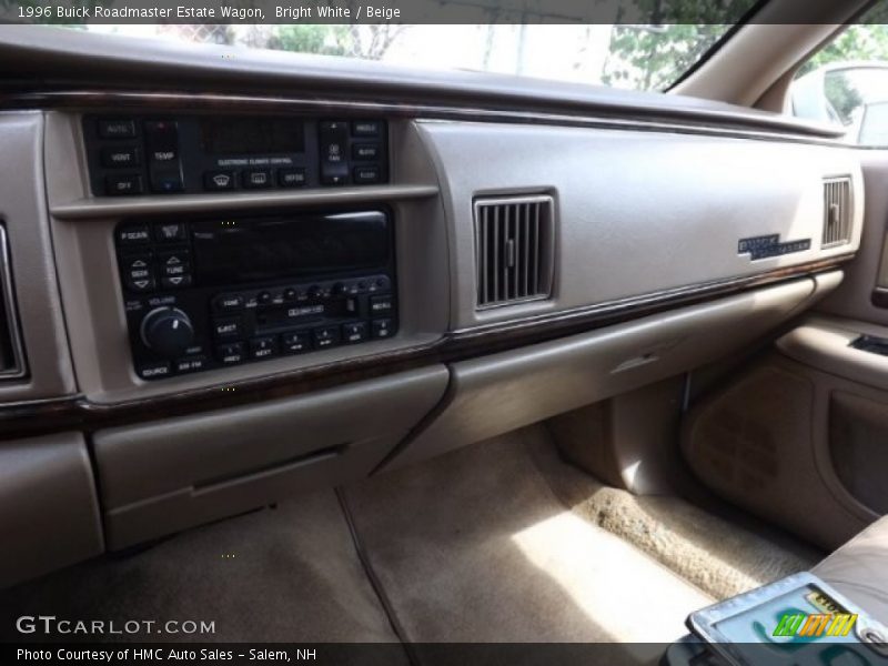 Bright White / Beige 1996 Buick Roadmaster Estate Wagon