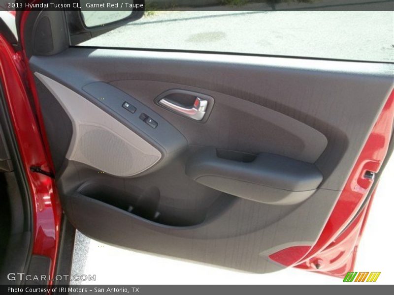 Garnet Red / Taupe 2013 Hyundai Tucson GL