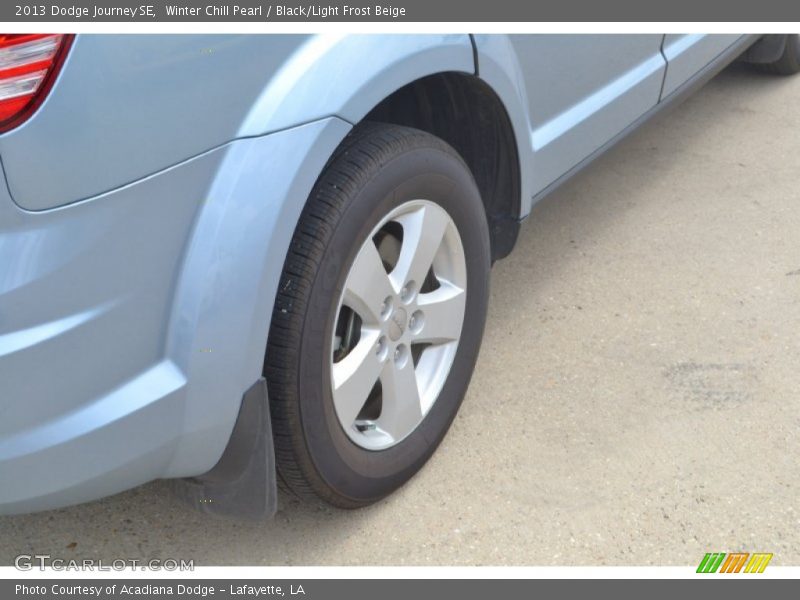Winter Chill Pearl / Black/Light Frost Beige 2013 Dodge Journey SE