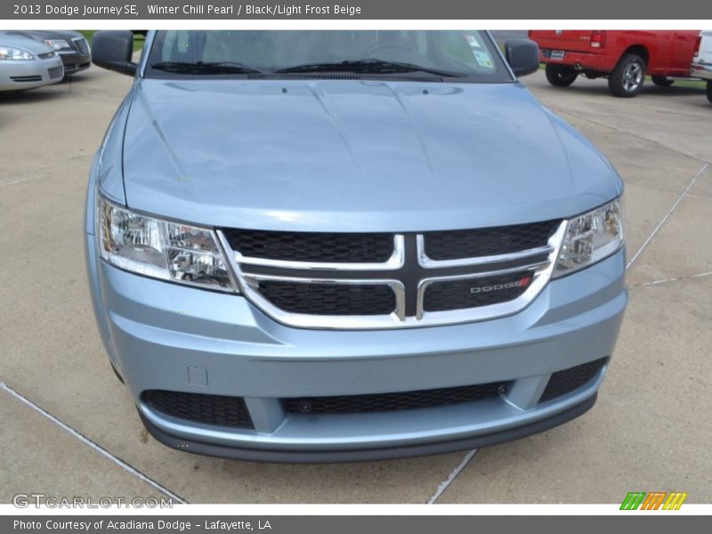 Winter Chill Pearl / Black/Light Frost Beige 2013 Dodge Journey SE