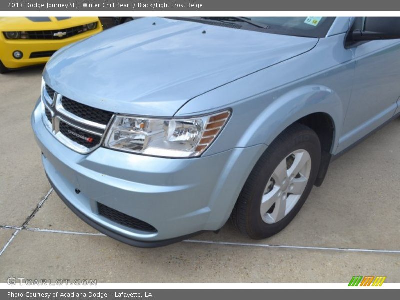 Winter Chill Pearl / Black/Light Frost Beige 2013 Dodge Journey SE
