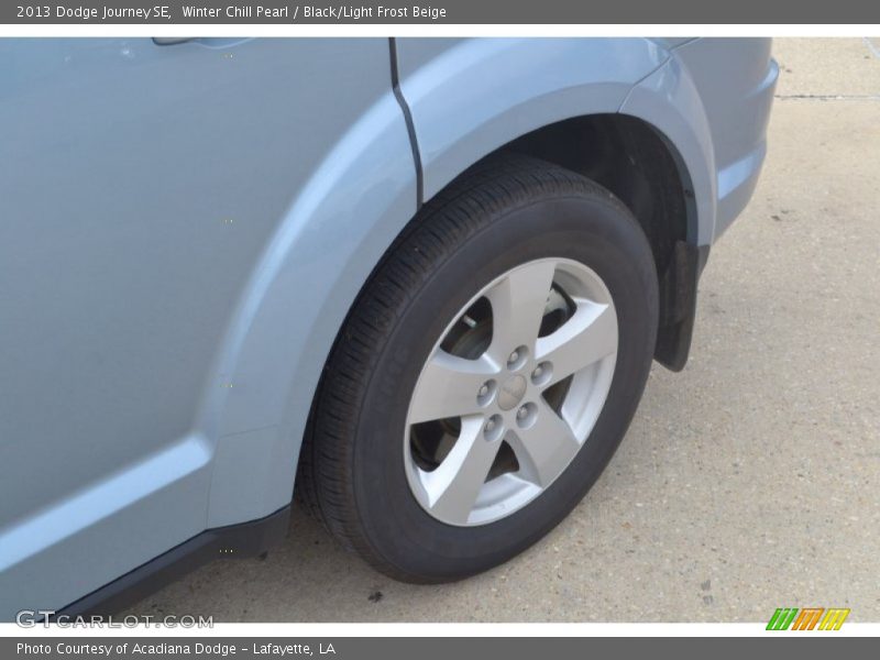 Winter Chill Pearl / Black/Light Frost Beige 2013 Dodge Journey SE