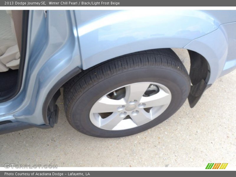 Winter Chill Pearl / Black/Light Frost Beige 2013 Dodge Journey SE