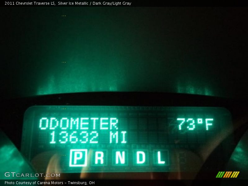 Silver Ice Metallic / Dark Gray/Light Gray 2011 Chevrolet Traverse LS
