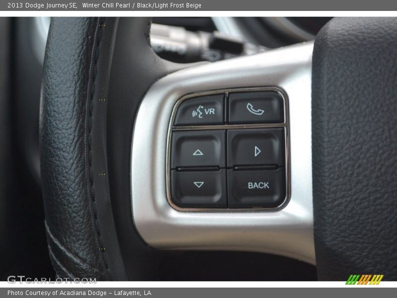 Winter Chill Pearl / Black/Light Frost Beige 2013 Dodge Journey SE