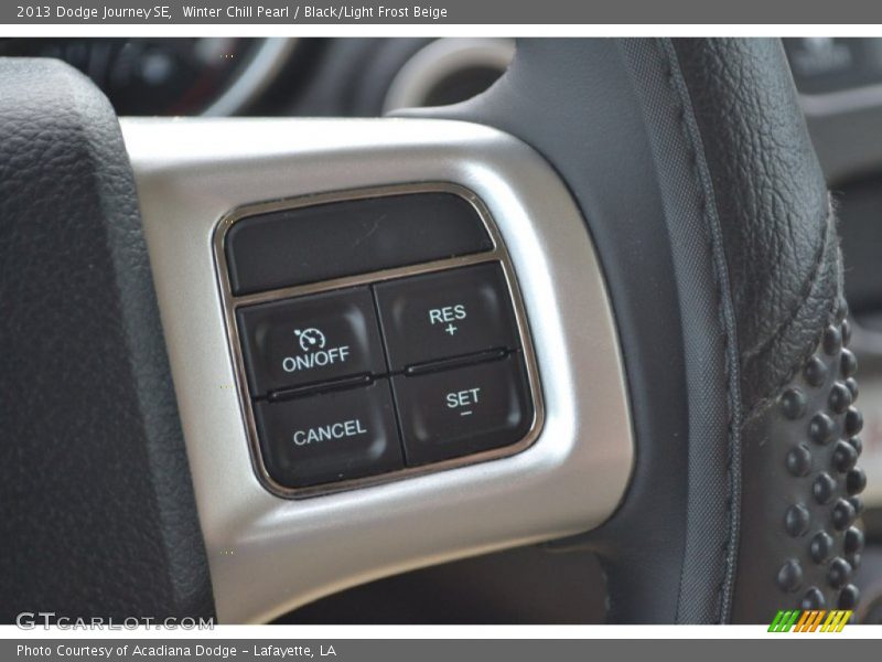 Winter Chill Pearl / Black/Light Frost Beige 2013 Dodge Journey SE