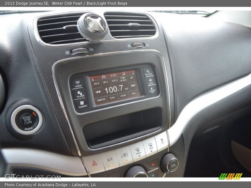 Winter Chill Pearl / Black/Light Frost Beige 2013 Dodge Journey SE