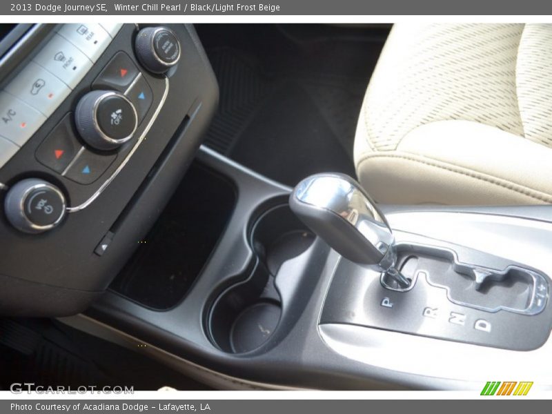 Winter Chill Pearl / Black/Light Frost Beige 2013 Dodge Journey SE