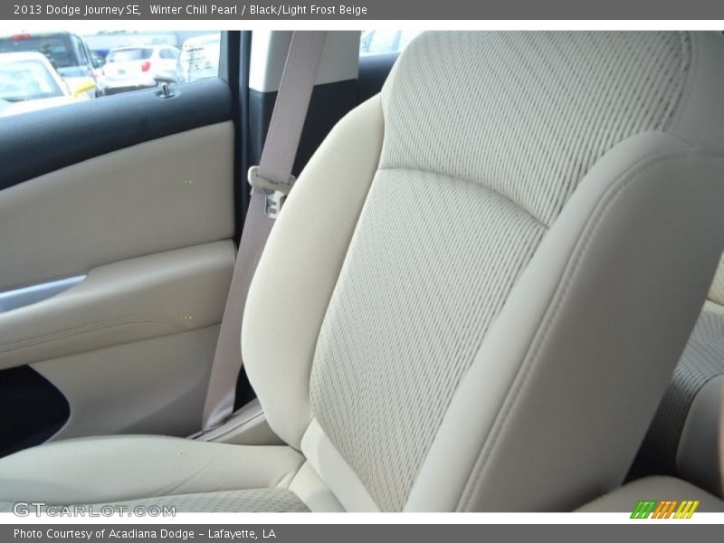 Winter Chill Pearl / Black/Light Frost Beige 2013 Dodge Journey SE