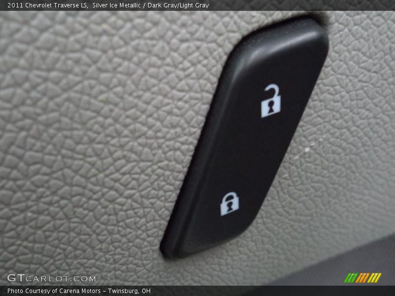 Silver Ice Metallic / Dark Gray/Light Gray 2011 Chevrolet Traverse LS
