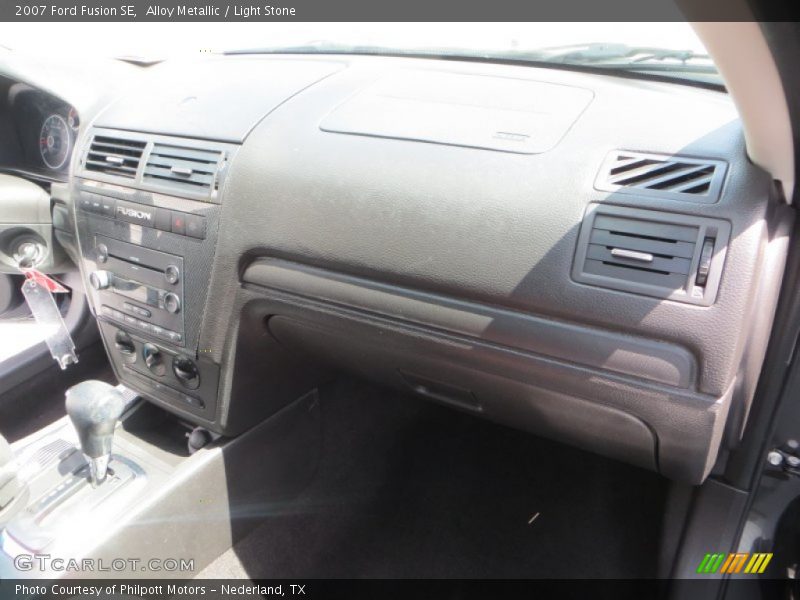 Alloy Metallic / Light Stone 2007 Ford Fusion SE