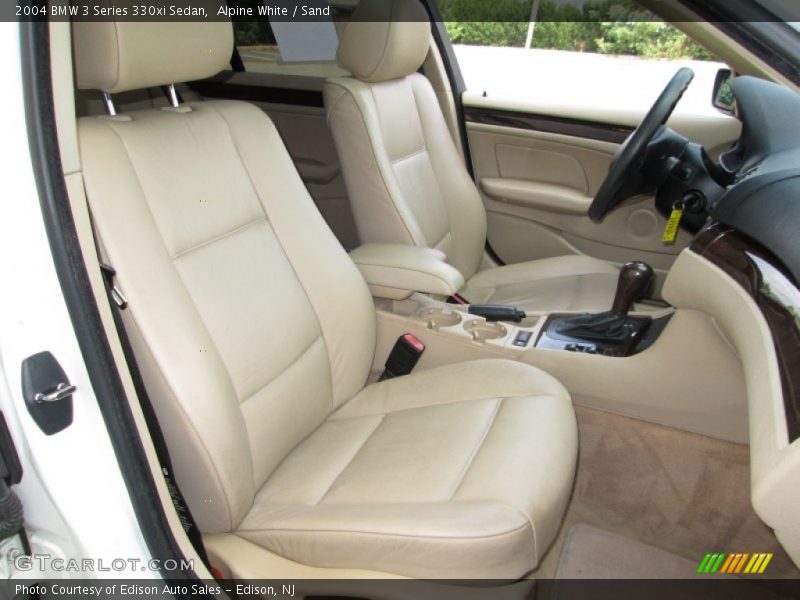 Alpine White / Sand 2004 BMW 3 Series 330xi Sedan
