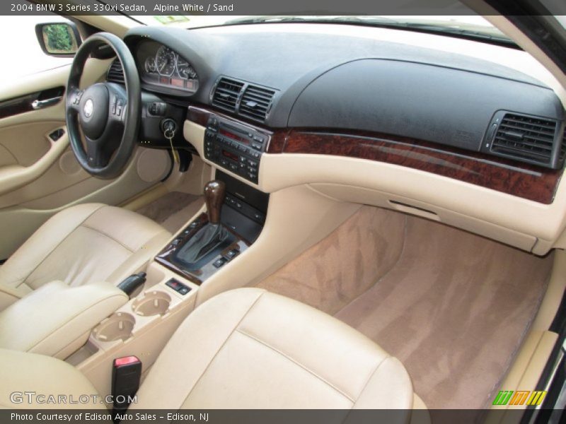 Alpine White / Sand 2004 BMW 3 Series 330xi Sedan