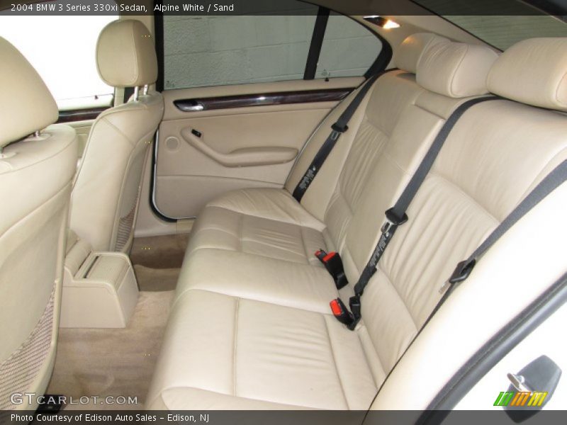 Alpine White / Sand 2004 BMW 3 Series 330xi Sedan