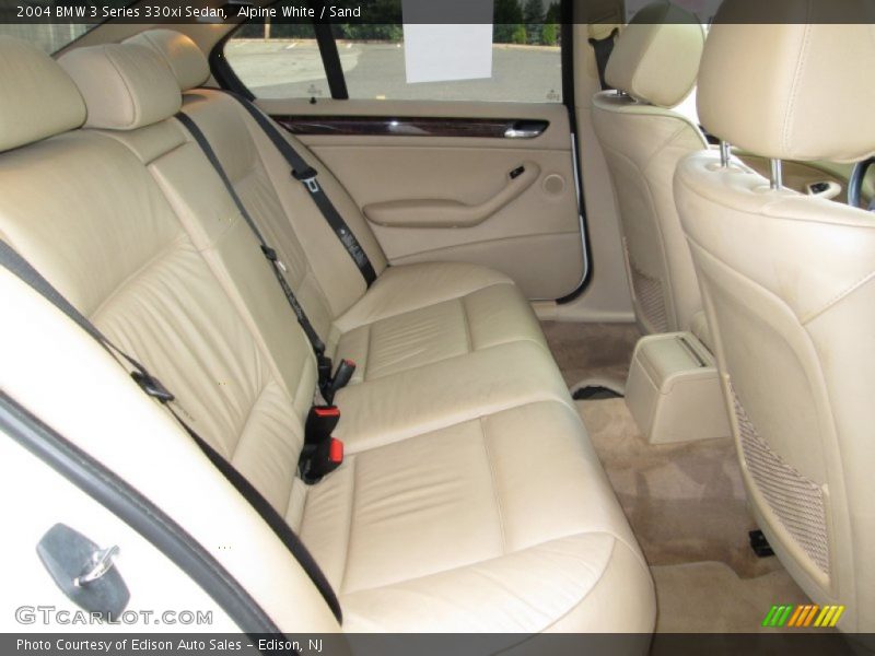 Alpine White / Sand 2004 BMW 3 Series 330xi Sedan