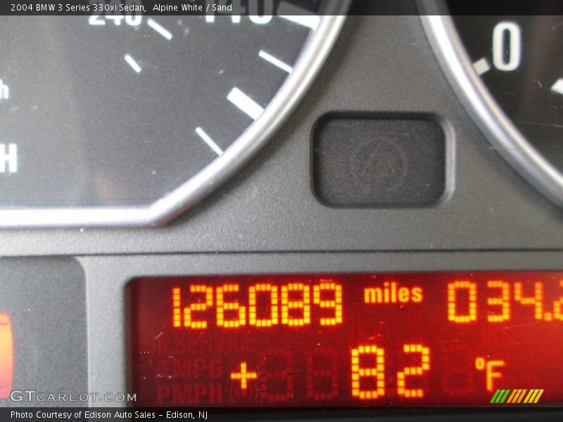 Alpine White / Sand 2004 BMW 3 Series 330xi Sedan
