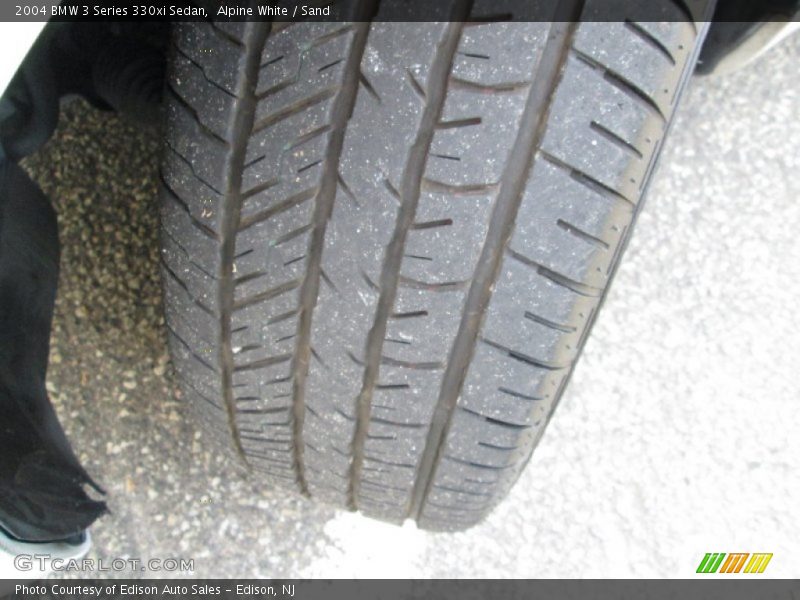 Alpine White / Sand 2004 BMW 3 Series 330xi Sedan