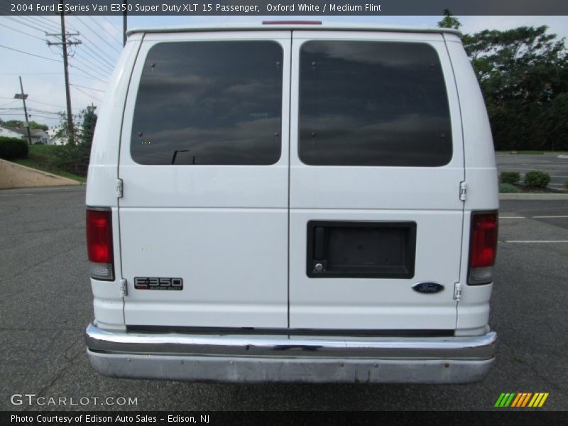 Oxford White / Medium Flint 2004 Ford E Series Van E350 Super Duty XLT 15 Passenger