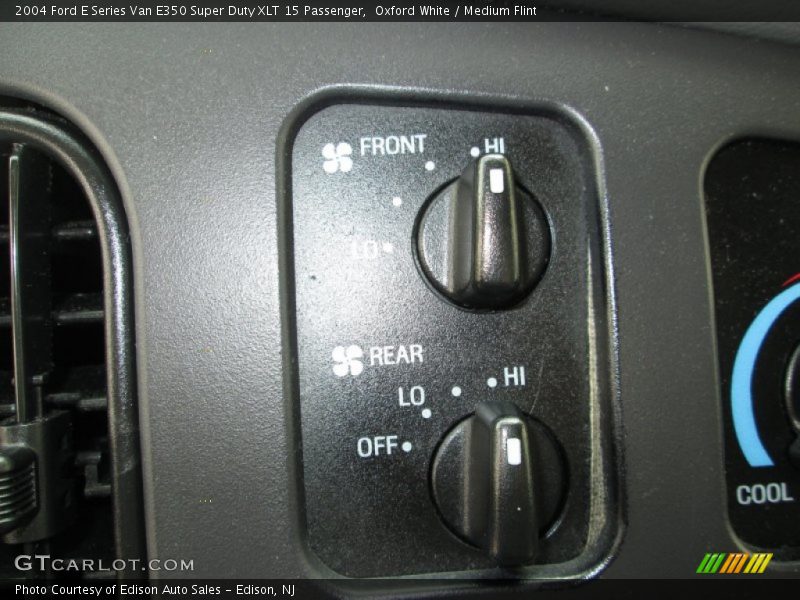 Oxford White / Medium Flint 2004 Ford E Series Van E350 Super Duty XLT 15 Passenger