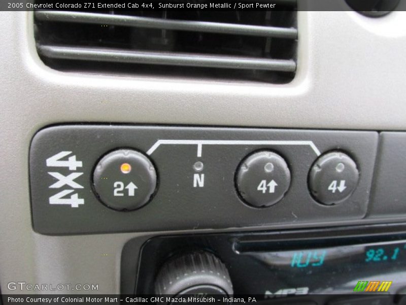 Sunburst Orange Metallic / Sport Pewter 2005 Chevrolet Colorado Z71 Extended Cab 4x4