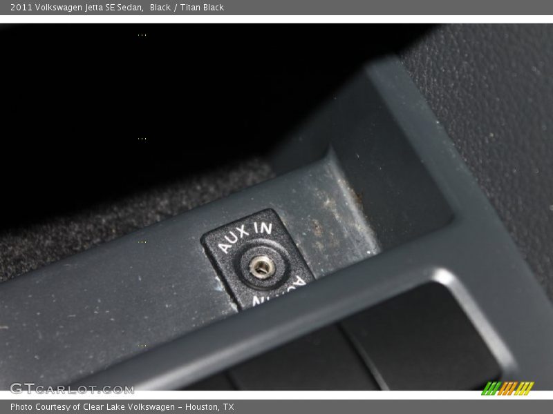 Black / Titan Black 2011 Volkswagen Jetta SE Sedan