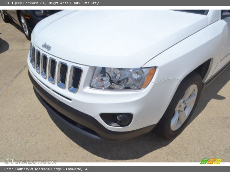 Bright White / Dark Slate Gray 2011 Jeep Compass 2.0