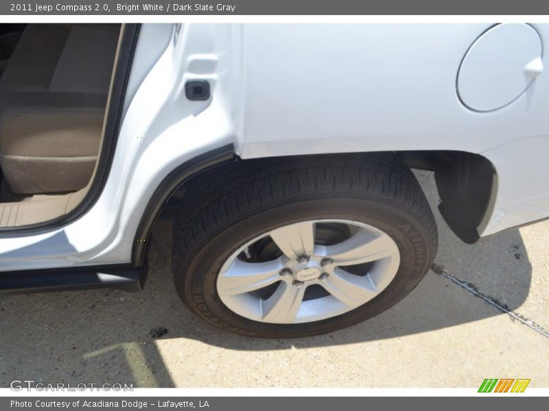 Bright White / Dark Slate Gray 2011 Jeep Compass 2.0