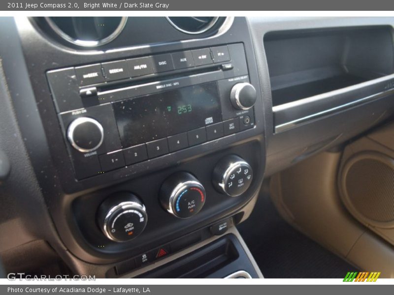 Bright White / Dark Slate Gray 2011 Jeep Compass 2.0