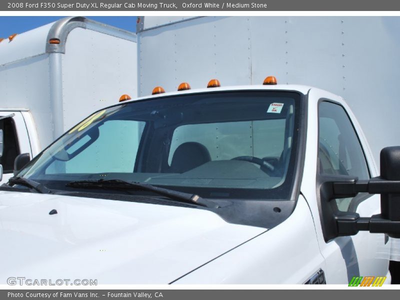 Oxford White / Medium Stone 2008 Ford F350 Super Duty XL Regular Cab Moving Truck