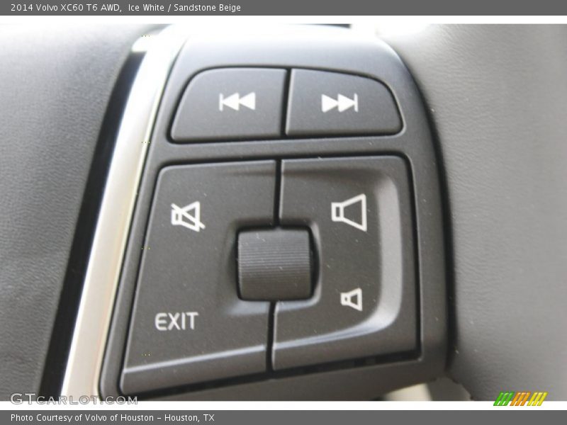 Controls of 2014 XC60 T6 AWD