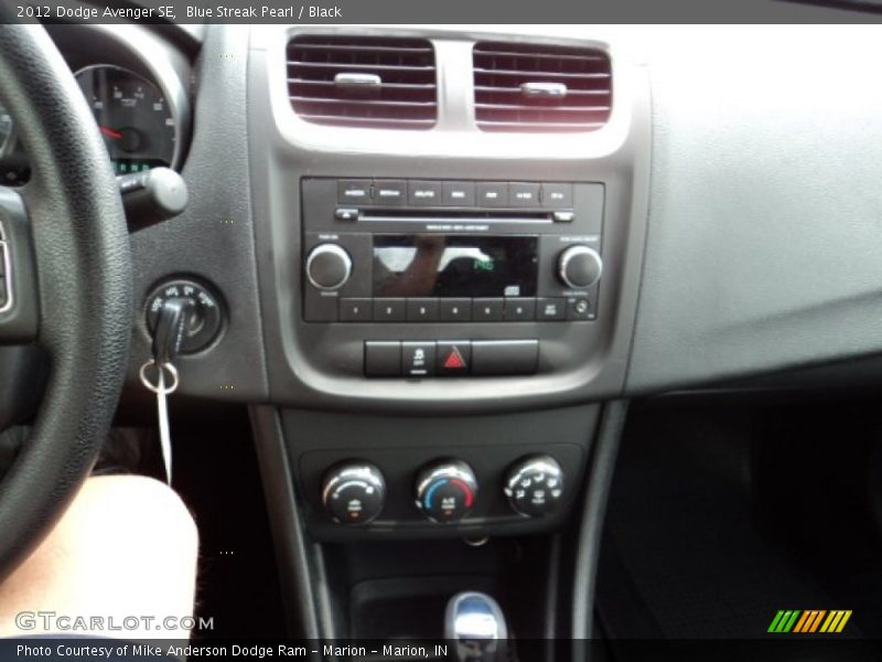 Blue Streak Pearl / Black 2012 Dodge Avenger SE