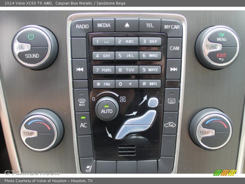 Controls of 2014 XC60 T6 AWD