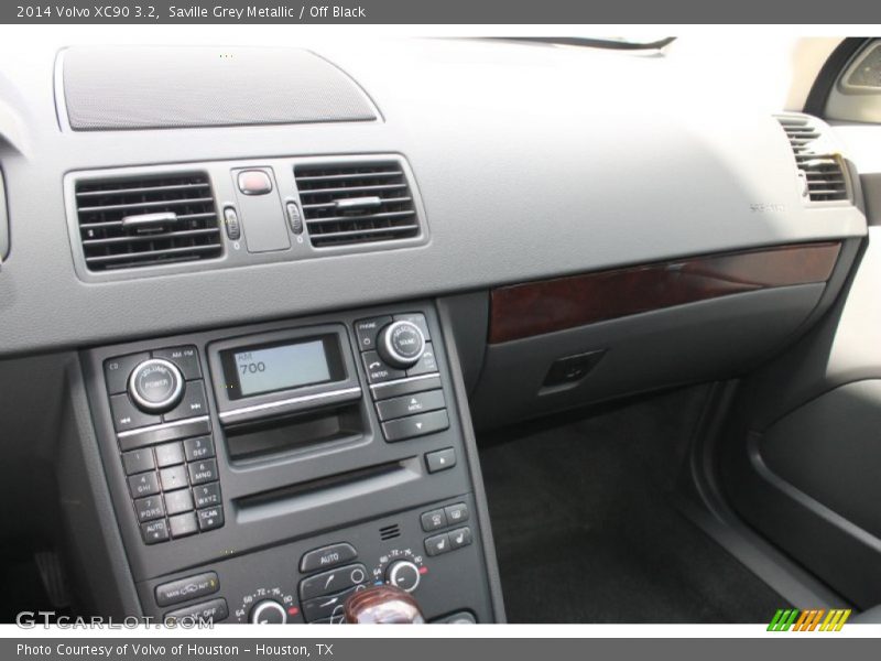 Dashboard of 2014 XC90 3.2