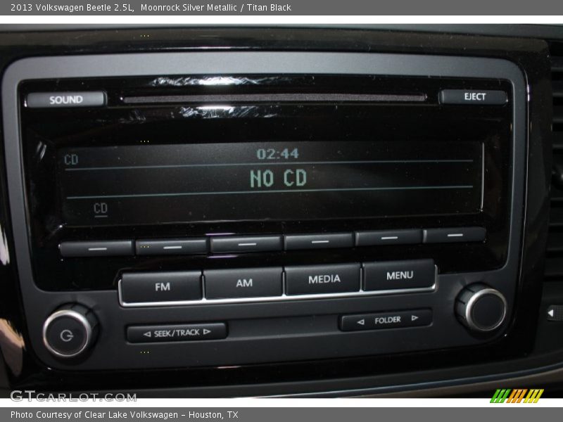 Moonrock Silver Metallic / Titan Black 2013 Volkswagen Beetle 2.5L